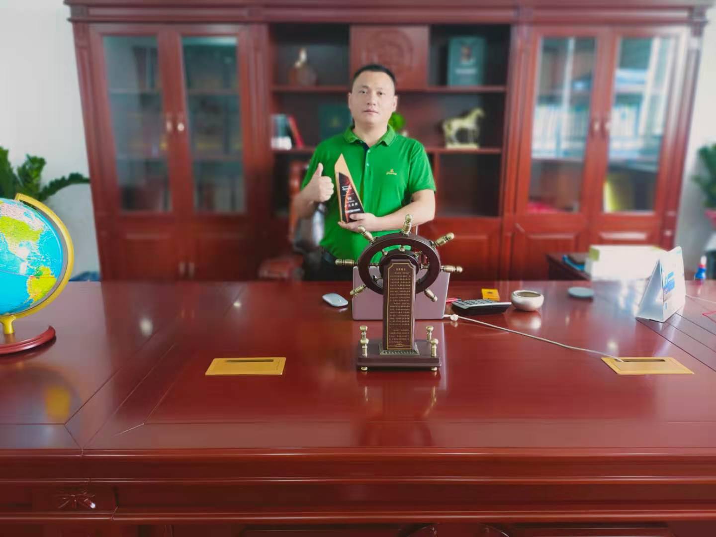 恭喜賀喜特萊得榮獲2020年度"即熱式電熱水器十大品牌”榮譽稱号